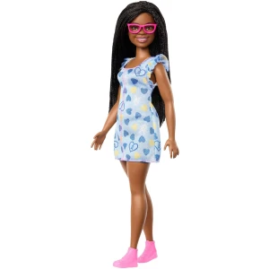 Barbie Fashionistas Poupée atteinte de trisomie 21 Portant Une Robe à imprimé cœurs, créée en partenariat avec la National Down Syndrome Society, HYK14